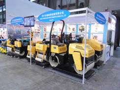 星空电竞公司参加2014年宝马展，吸引来自各国的客户参观