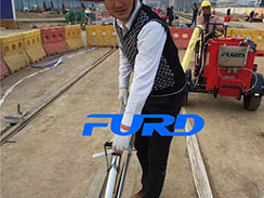 星空电竞100L灌缝机助力于国家铁路轨道建设