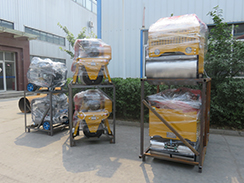 星空电竞机械一批小型压路机出口泰国